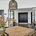 Modern House With Sea Views At Bjornsknude 別荘