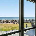 Modern House With Sea Views At Bjornsknude 別荘