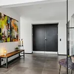 別荘 Modern House With Sea Views At Bjornsknude *