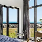 Modern House With Sea Views At Bjornsknude 別荘 ヒュールスミンネ