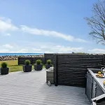 Modern House With Sea Views At Bjornsknude 別荘