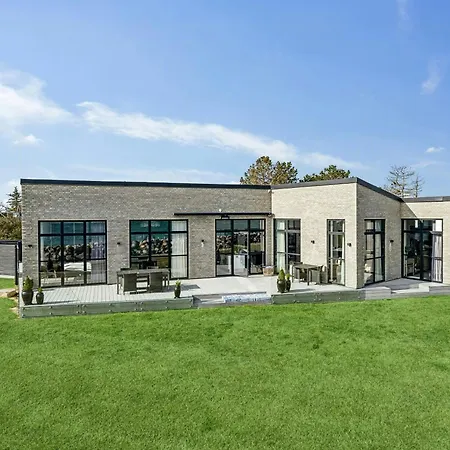 Modern House With Sea Views At Bjornsknude 別荘 *