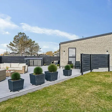 別荘 Modern House With Sea Views At Bjornsknude ヒュールスミンネ