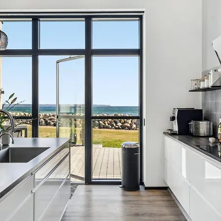 Modern House With Sea Views At Bjornsknude *