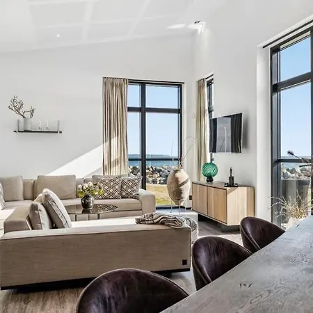 Modern House With Sea Views At Bjornsknude 펜션