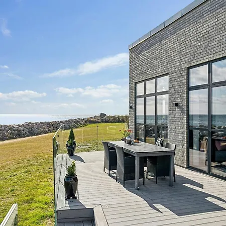 Casa vacanze Modern House With Sea Views At Bjornsknude